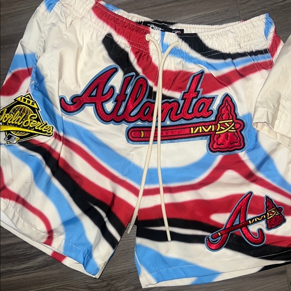Atlanta Braves Colorful and White Shorts - Picture 3 of 6